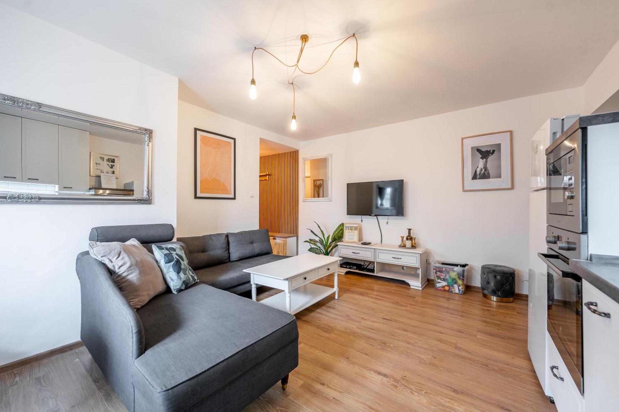 Blizko Stanice Center Apartment